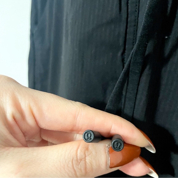 Lululemon • beyond the studio crop jogger black sz 2 - Picture 9 of 11